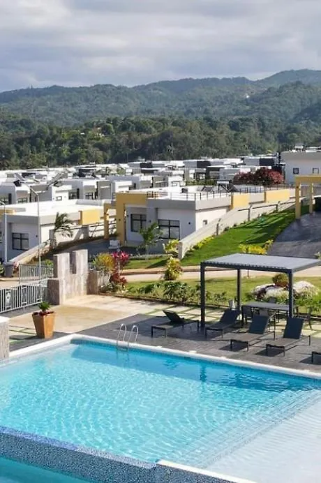 Pyramid Bliss 1Bdr Suite Infinity Pool And Gym Ocho Rios 0*,