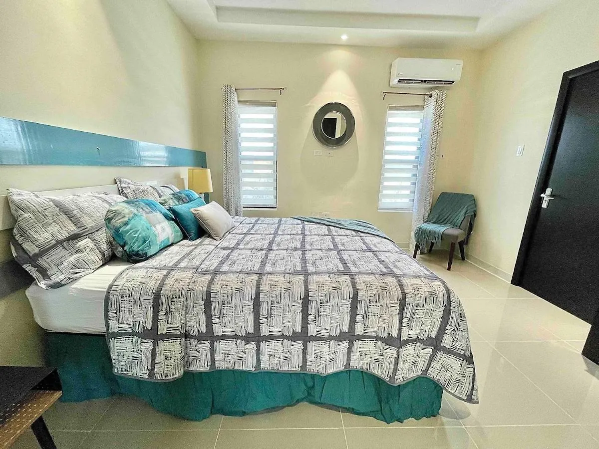 Pyramid Bliss 1Bdr Suite Infinity Pool And Gym Ocho Rios 0*,